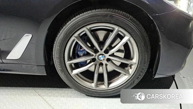 BMW 5 Series (G30) id 4318335 из Кореи 13