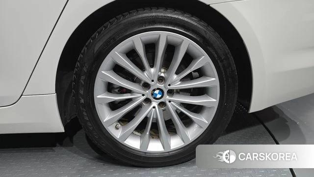 BMW 5 Series (G30) id 4557462 из Кореи 13