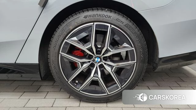 BMW 5 Series (G60) id 4602396 из Кореи 13