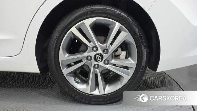 Hyundai Avante AD id 4672877 из Кореи 13