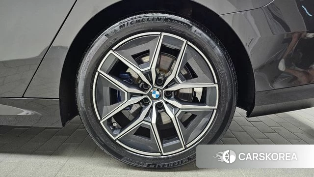 BMW 5 Series (G60) id 4639911 из Кореи 13