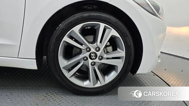 Hyundai Avante AD id 4531075 из Кореи 13