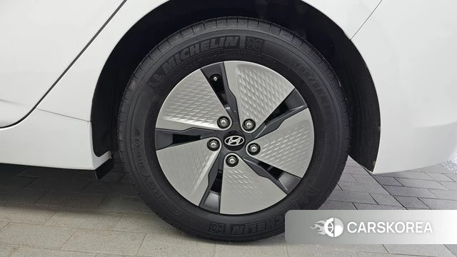 Hyundai The New Ionic Hybrid id 4482808 из Кореи 13