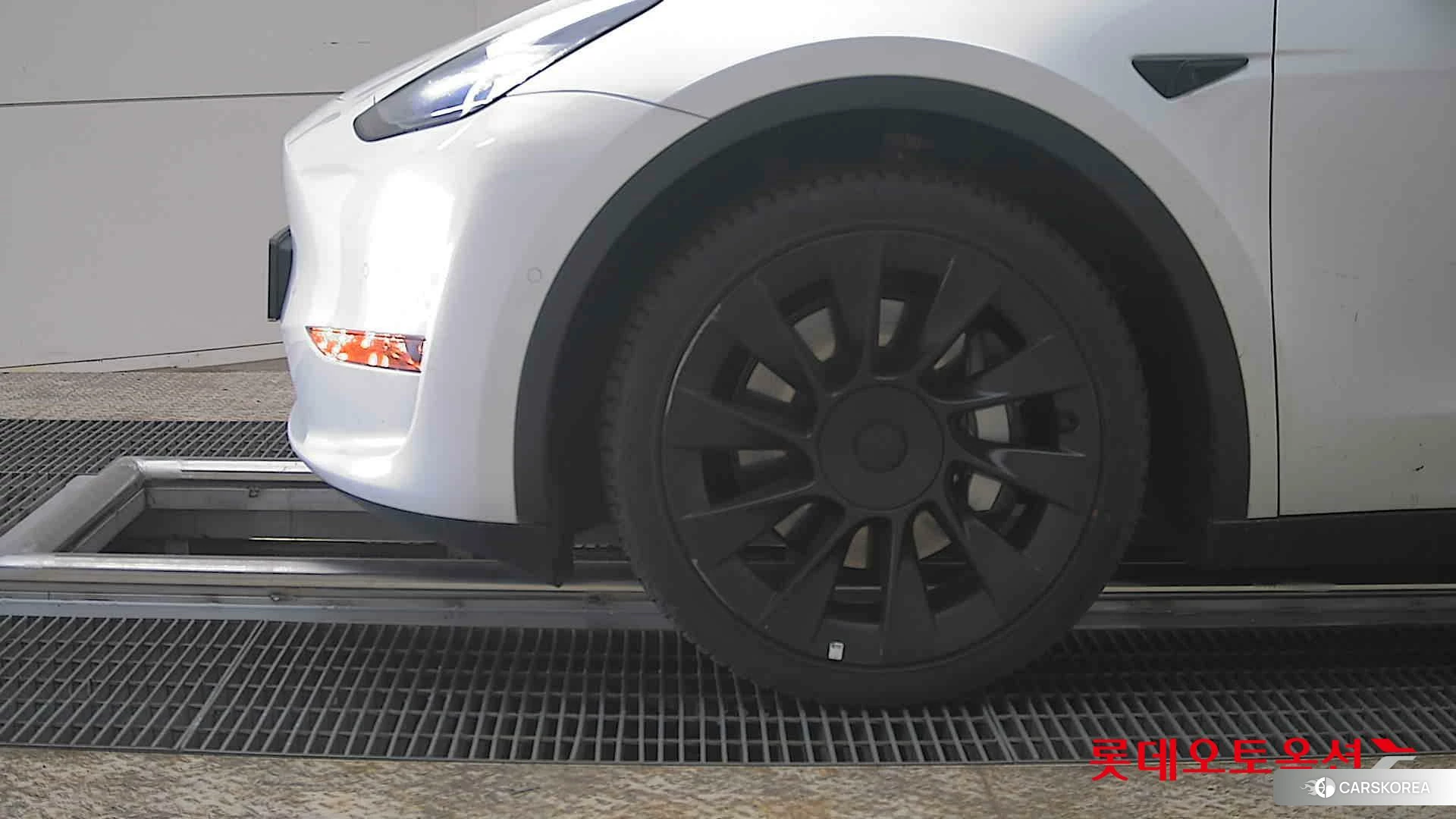 Tesla Model Y Long Range id 3882119 из Кореи 13