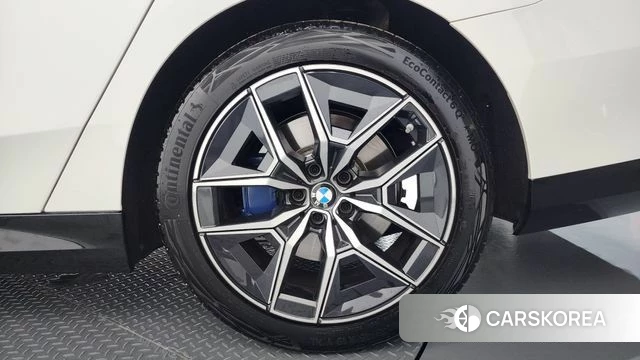 BMW 5 Series (G60) id 4700514 из Кореи 13