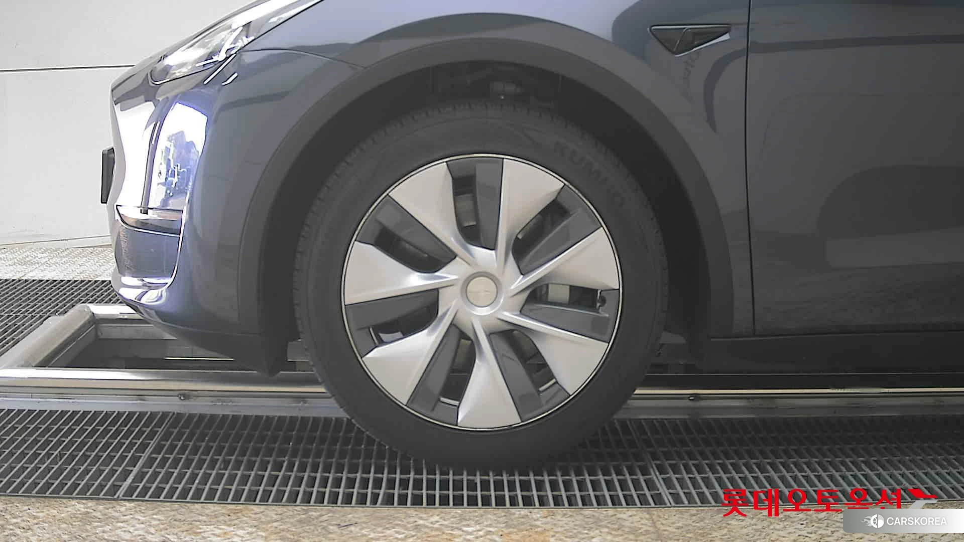 Tesla Model Y RWD id 3882118 из Кореи 13