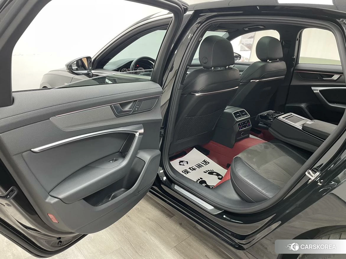Audi A6L id 4454089 из Китая 13