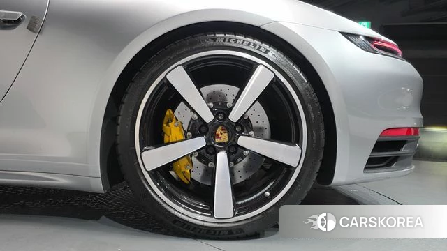 Porsche 911(992) id 4294071 из Кореи 13