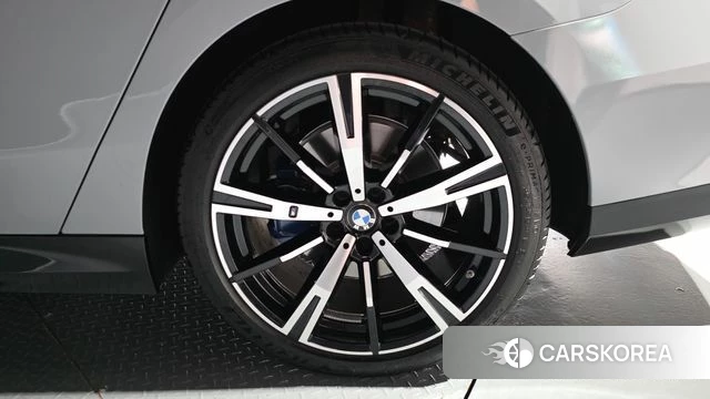 BMW 5 Series (G60) id 4916175 из Кореи 13