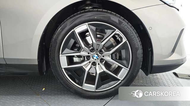 BMW 5 Series (G60) id 4686330 из Кореи 13