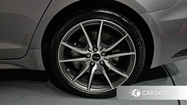 Genesis The New G70 id 4201302 из Кореи 13