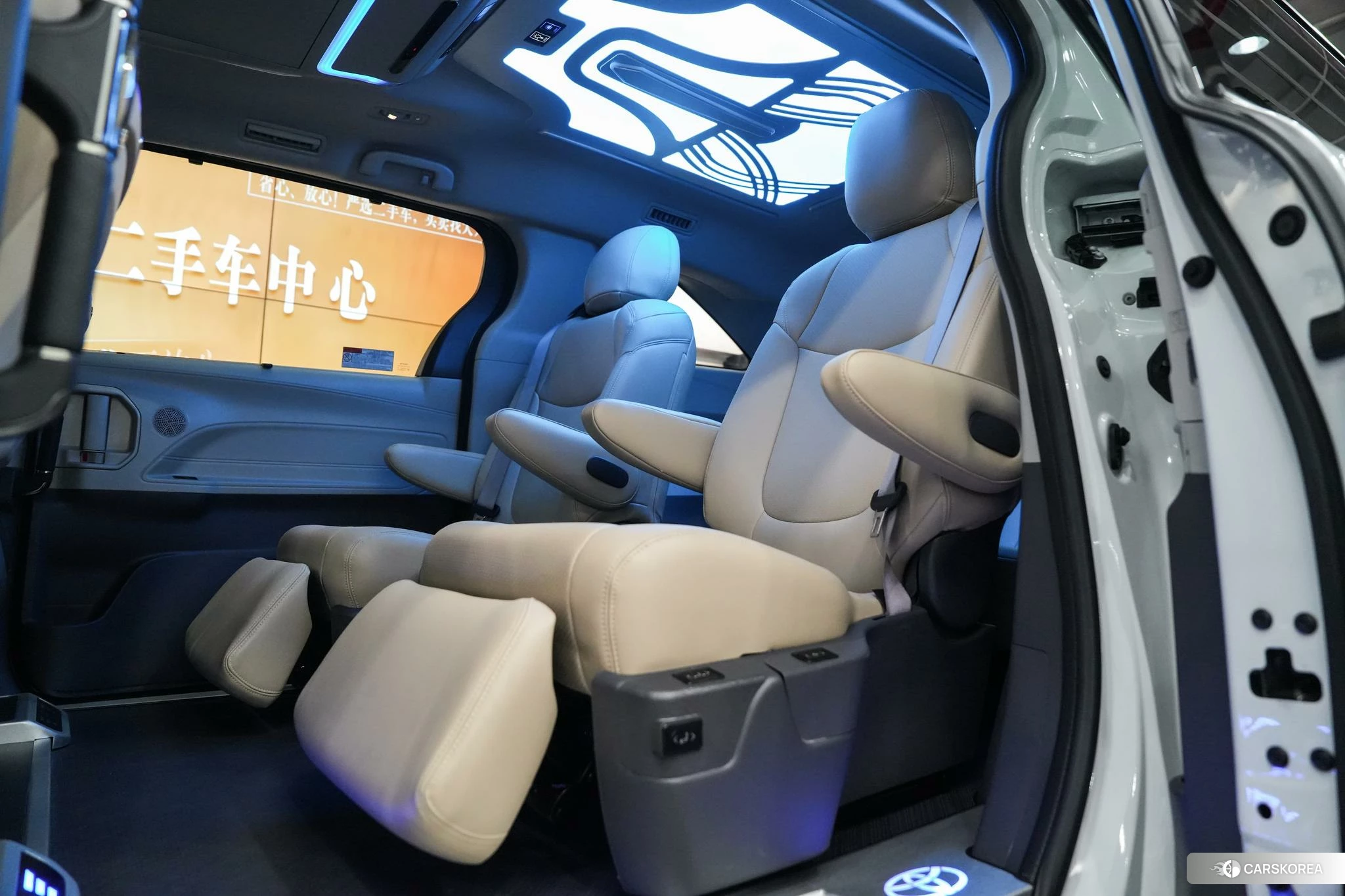 Toyota Saina id 4440870 из Китая 13