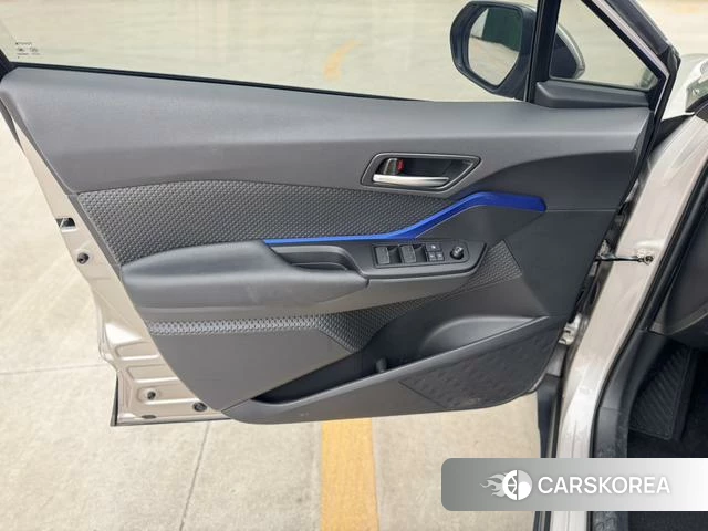 Toyota C-HR id 4263676 из Китая 13