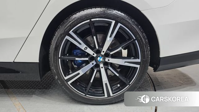 BMW 5 Series (G60) id 4360235 из Кореи 13