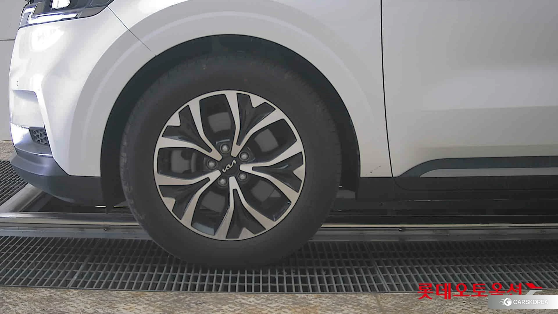 Kia Carnival id 3882126 из Кореи 13