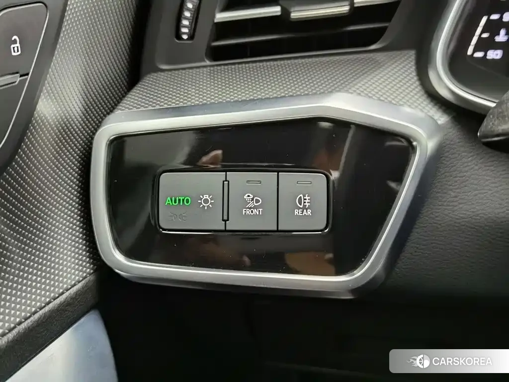 Audi A6L id 4576656 из Китая 13