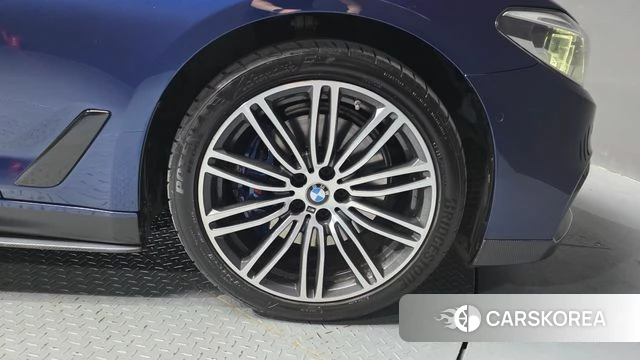 BMW 5 Series (G30) id 4596195 из Кореи 13