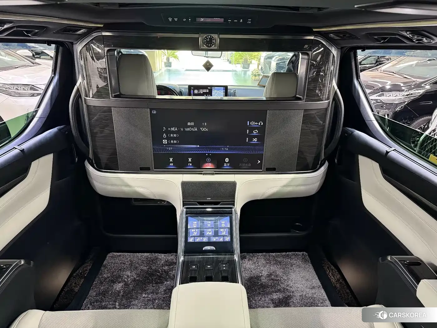 Lexus LM id 4654976 из Китая 13