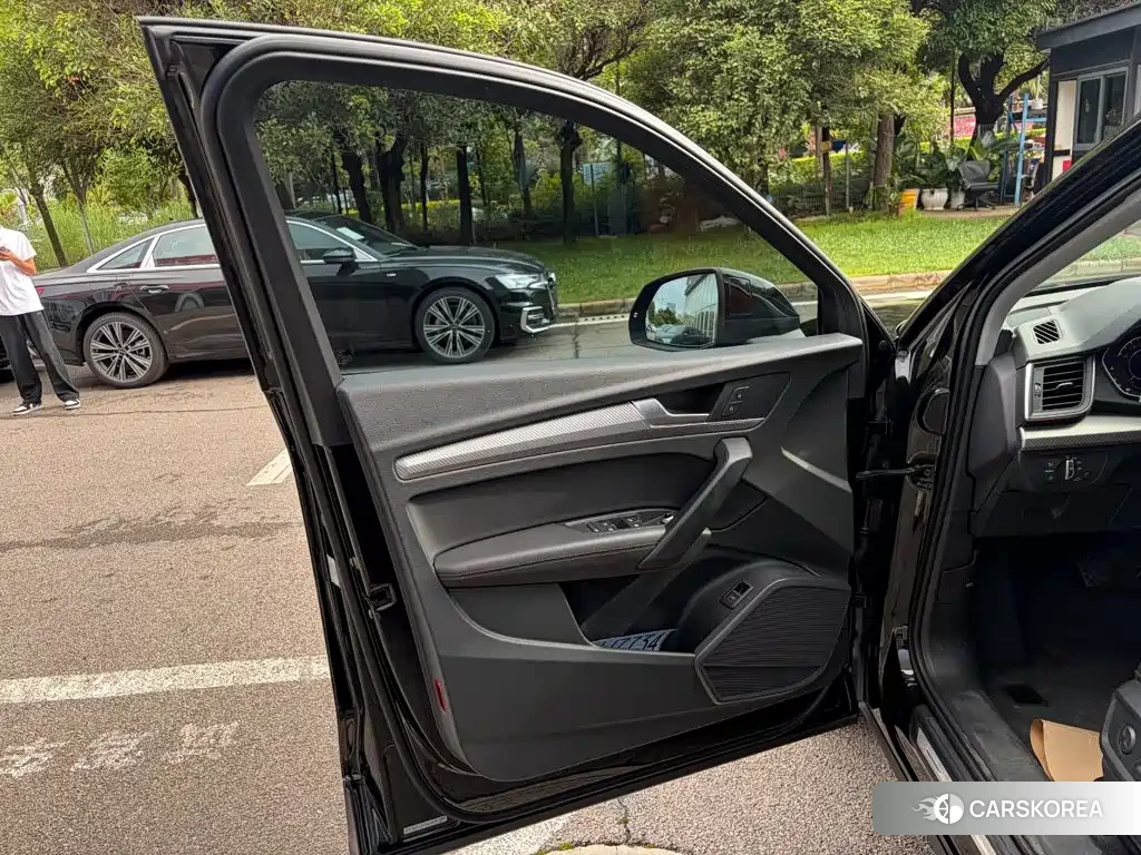Audi Q5L id 4600834 из Китая 14