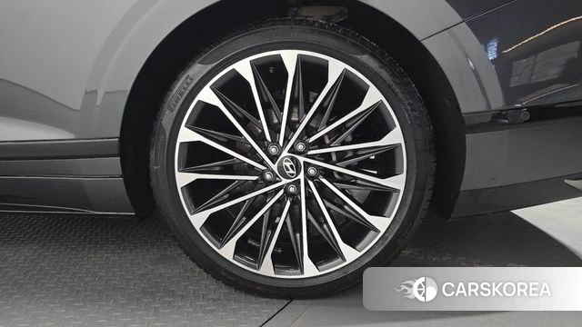 Hyundai Grandeur Hybrid (GN7) id 4360741 из Кореи 13