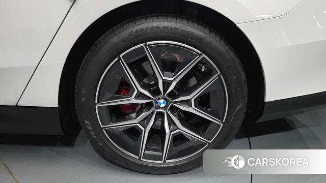 BMW 5 Series (G60) id 4229715 из Кореи 13