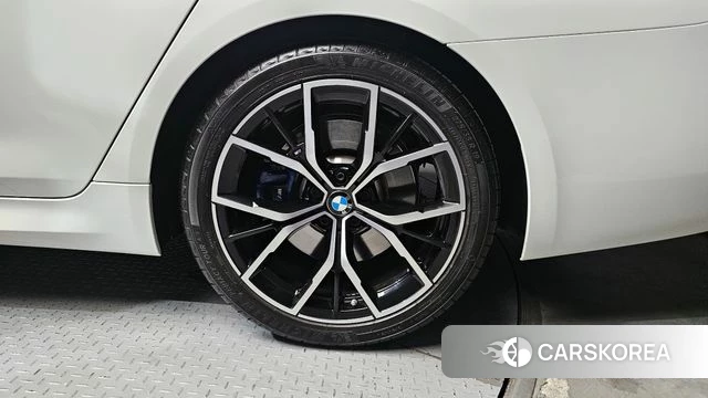 BMW 5 Series (G30) id 4230594 из Кореи 13