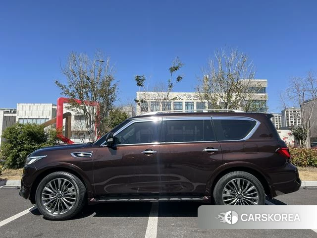 Infiniti QX80 id 4239433 из Китая 13