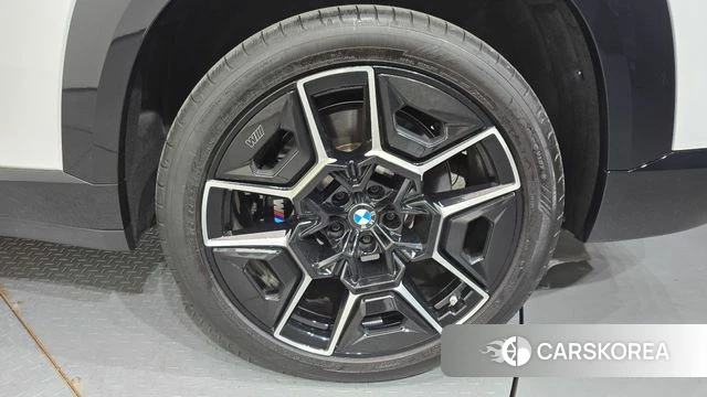 BMW XM (G09) id 4400204 из Кореи 13