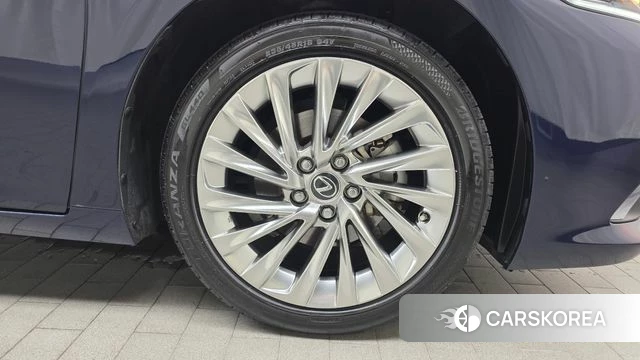 Lexus ES300h 7th generation id 4586488 из Кореи 13