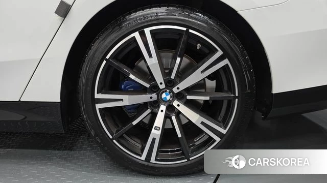 BMW 5 Series (G60) id 4686515 из Кореи 13