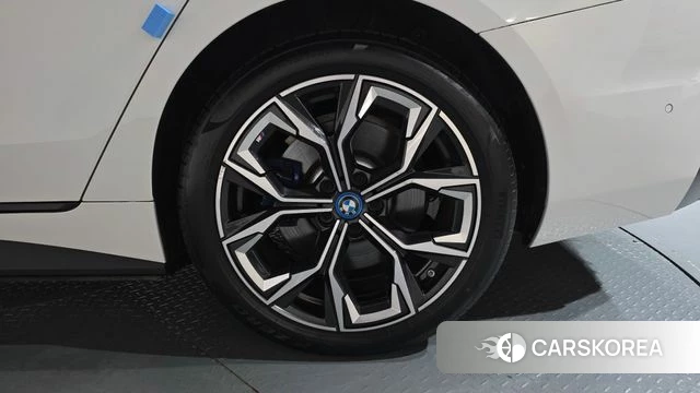 BMW i4 id 4892894 из Кореи 13
