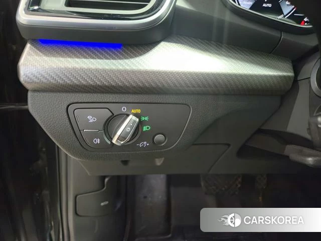Audi Q5L Sportback id 4259172 из Китая 13