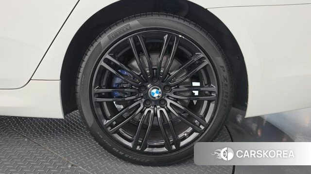 BMW 5 Series (G30) id 4918875 из Кореи 13