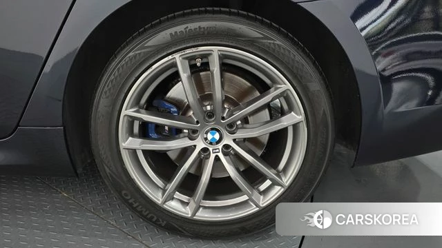 BMW 5 Series (G30) id 4435860 из Кореи 13