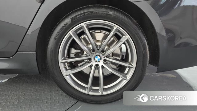 BMW 5 Series (G30) id 4197266 из Кореи 13