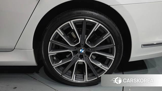 BMW 7 Series (G11) id 4502090 из Кореи 13