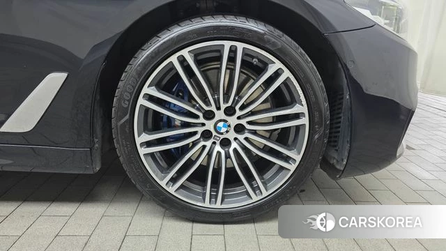BMW 5 Series (G30) id 4325558 из Кореи 13