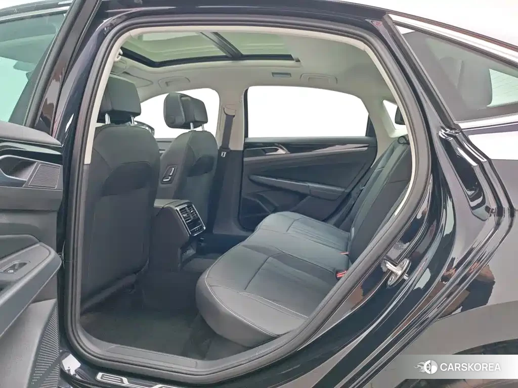 Volkswagen Passat id 4576564 из Китая 13