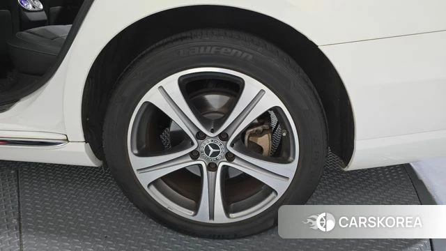 Mercedes-Benz E-Class W213 id 4698601 из Кореи 13
