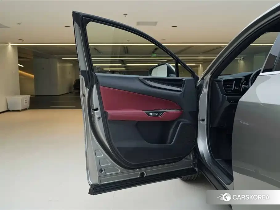 Lexus NX id 4539145 из Китая 13