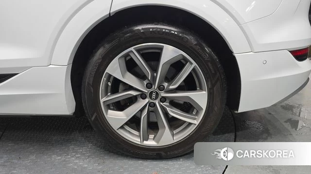 Audi e-Tron id 4401988 из Кореи 13