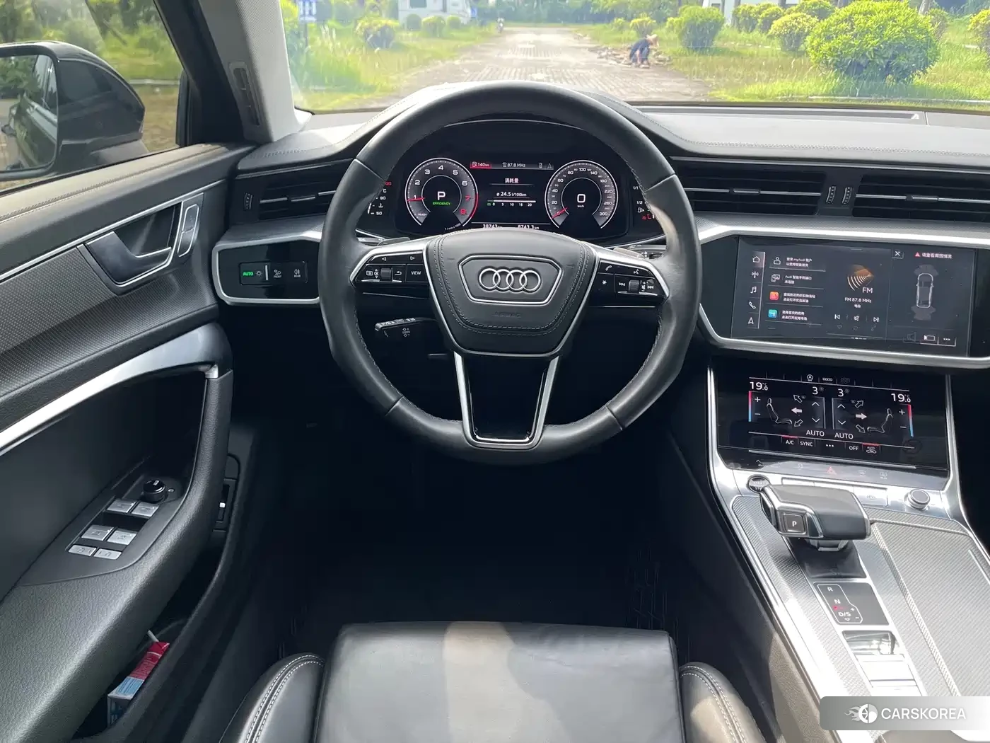 Audi A6L id 4685994 из Китая 13