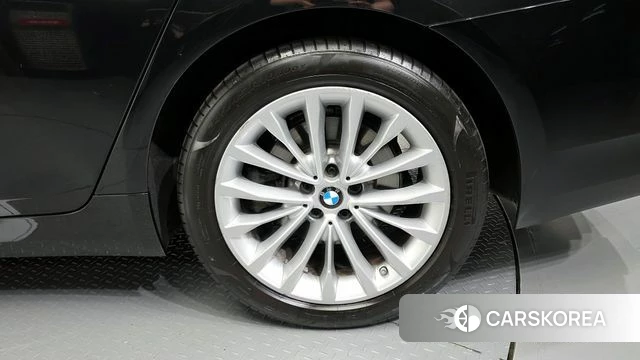 BMW 5 Series (G30) id 4267580 из Кореи 13