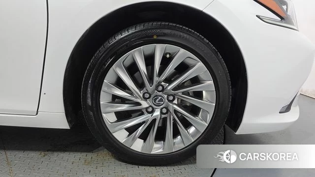 Lexus ES300h 7th generation id 4863768 из Кореи 13