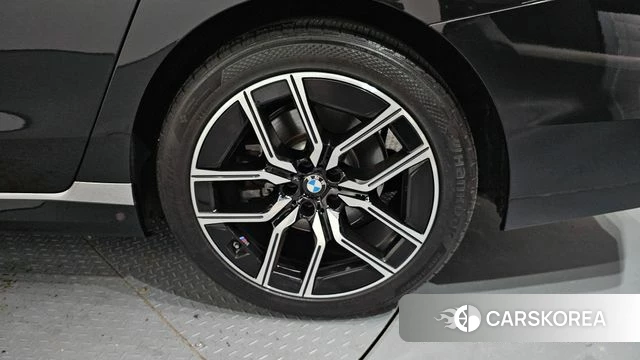 BMW 7 Series (G70) id 4548877 из Кореи 13
