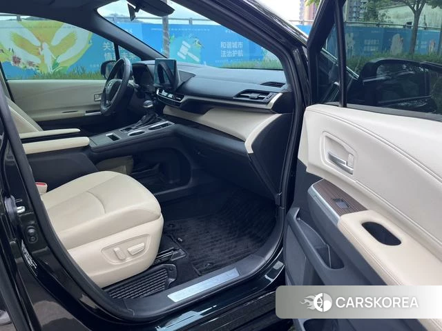 Toyota Grevia id 4278147 из Китая 13