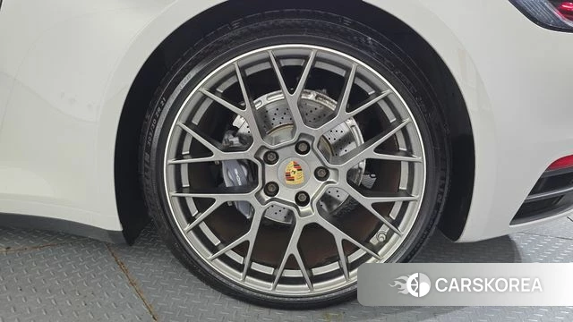 Porsche 911(992) id 4712516 из Кореи 13