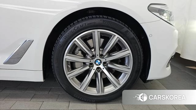 BMW 5 Series (G30) id 4855960 из Кореи 13