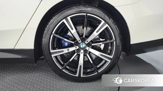 BMW 5 Series (G60) id 4590145 из Кореи 13