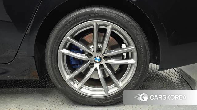 BMW 5 Series (G30) id 4742393 из Кореи 13